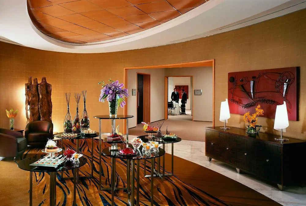 Shangri-La Apartments Dubai Apart-hotel
