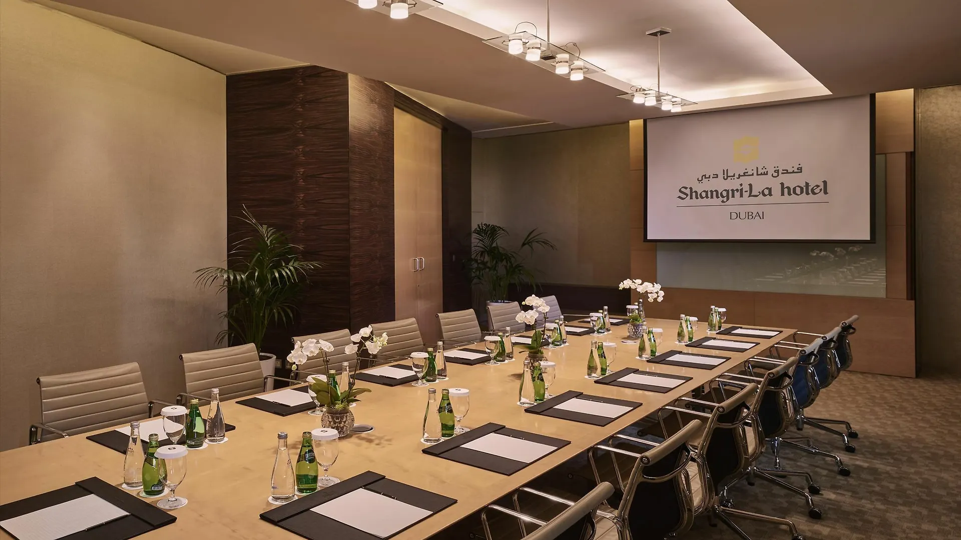 Shangri-La Apartments Dubai 5*,