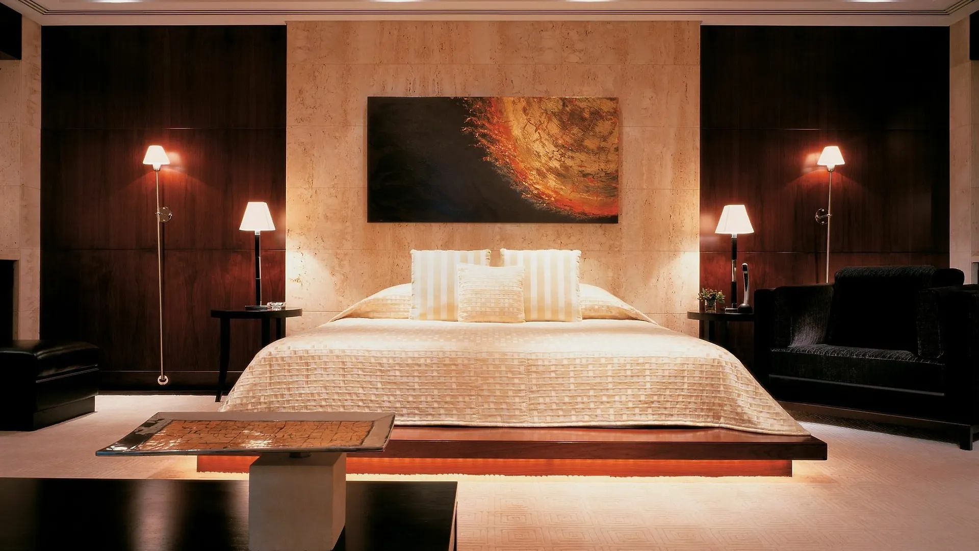Shangri-La Apartments Dubai 5*,